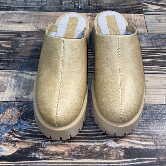 New Calia Carrie Underwood Tan Platform Clogs size 10 - Picture 3 of 5